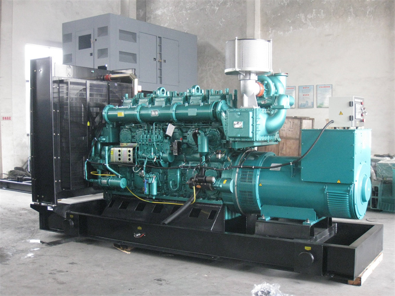 桐梓200KW 柴油发电机的油耗是多少?